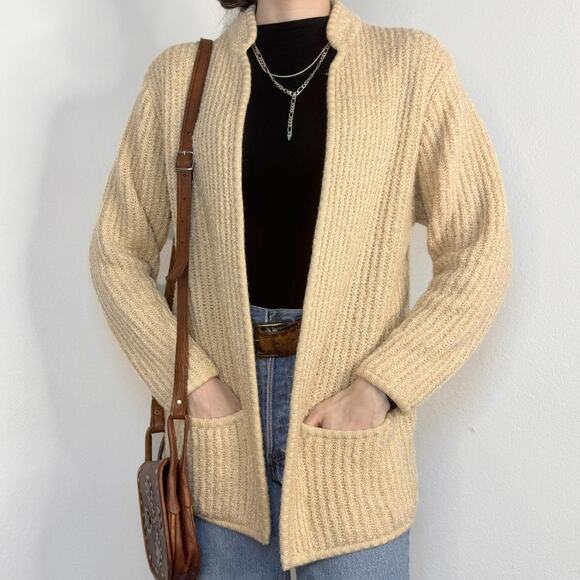VNT Beige Chunky Knit Cardigan Size 40 Cottagecore Light Academica Minimalist - Picture 2 of 5